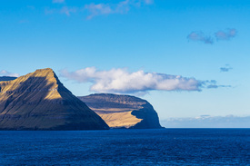 Felsen auf der Färöer Insel Eysturoy/12768161