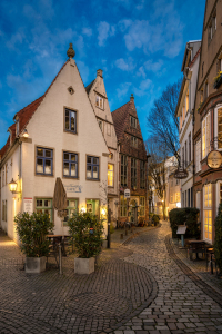 Bild-Nr: 12832417 Schnoor in Bremen bei Nacht Erstellt von: Mapics