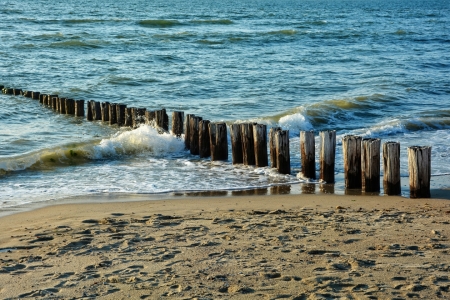 Bild-Nr: 12857109 Wellenbrecher Erstellt von: Claudia Evans