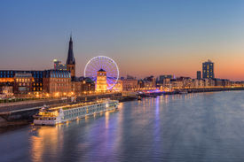 Düsseldorf Blick zur Altstadt - 12401381 /leinwand/bigthumb/12401381.jpg