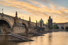 Karlsbrücke in Prag bei Sonnenaufgang - 12483008 /leinwand/bigthumb/12483008.jpg
