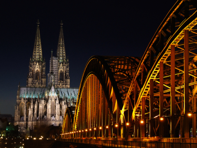 Bild-Nr: 9229717 Koelner Dom mit Hohenzollernbruecke Erstellt von: Porter