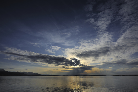 Bild-Nr: 9856692 Abendhimmel am Chiemsee Erstellt von: quelindo