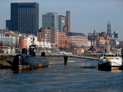 Bild-Nr: 10014237 U-Boot vor Hamburg gestrandet Erstellt von: Charabia