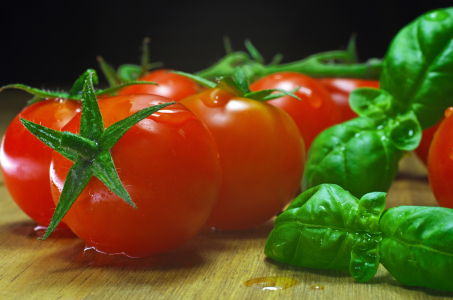 Bild-Nr: 10372561 Kräuter und Tomaten in der Küche Erstellt von: Tanja Riedel