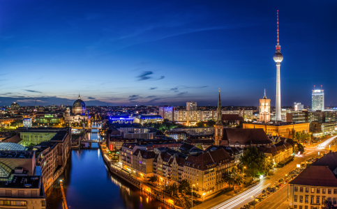 Bild-Nr: 10639350 Berliner Skyline zur Blauen Stunde Panorama 2 Erstellt von: Jean Claude Castor