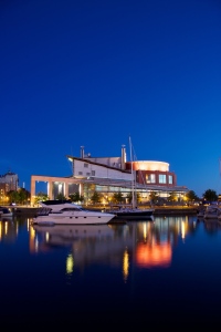 Bild-Nr: 10680584 Boat at Gothenburg Opera Erstellt von: rowiPhoto