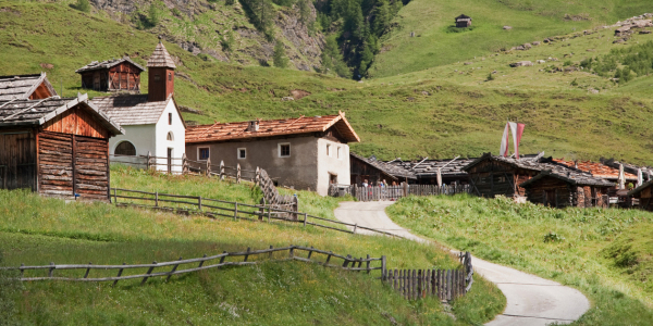 Bild-Nr: 10697373 Südtiroler Almdorf Erstellt von: EderHans