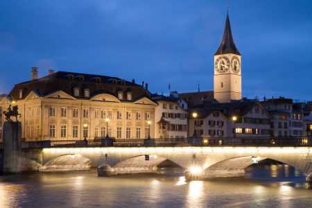 Bild-Nr: 10725455 St. Peter und Münsterbrücke, Zürich, Schweiz Erstellt von: janschuler