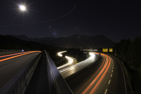 Bild-Nr: 10737691 Auto-Lichtspuren_1 Erstellt von: werdenfelspics