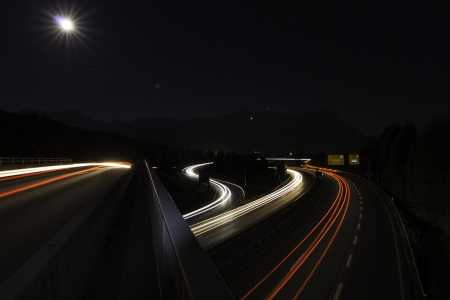 Bild-Nr: 10737693 Auto-Lichtspuren_2 Erstellt von: werdenfelspics