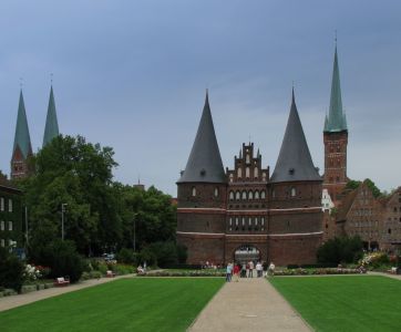 Bild-Nr: 10756725 Holstentor zu Lübeck Erstellt von: Maxbenno