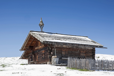 Bild-Nr: 10769949 Almhüütte im Spätwinter Erstellt von: EderHans