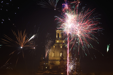 Bild-Nr: 10797355 Feuerwerk in Dresden Erstellt von: Steffen Gierok