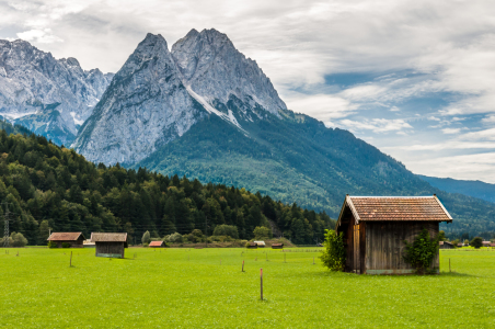 Bild-Nr: 10842057 Almhütte vorm Waxenstein Erstellt von: Erhard Hess