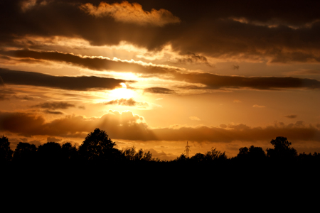 Bild-Nr: 10937593 Sonnenuntergang hinter Wolken Erstellt von: Gilidhor