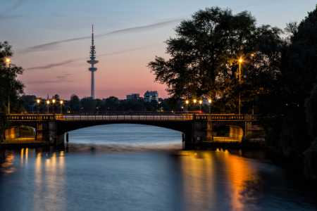 Bild-Nr: 10969912 Blick auf den Hamburger Fernsehturm Erstellt von: 60px