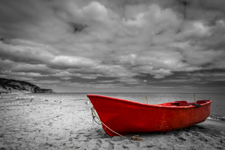 Bild-Nr: 10973444 Rotes Boot in Schwarzweiß Erstellt von: TomKli