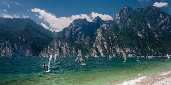 Bild-Nr: 11009522 Surfen auf dem Gardasee Erstellt von: TomKli