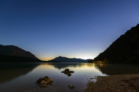Bild-Nr: 11045539 Sternenhimmel am Walchensee mit Sternschnuppe:- Erstellt von: DenisFeiner
