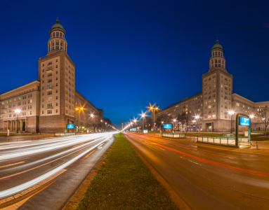 Bild-Nr: 11207076 Berlin - Frankfurter Tor zur blauen Stunde Panorama Erstellt von: Jean Claude Castor