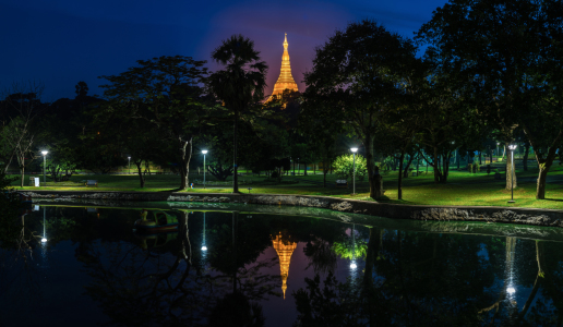 Bild-Nr: 11359340 Burma - Shwedagon Pagode in Yangon vor Sonnenaufgang Erstellt von: Jean Claude Castor