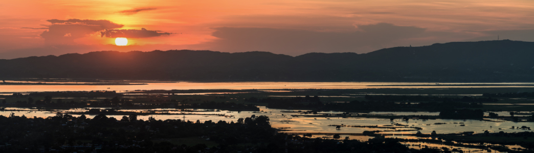 Bild-Nr: 11364548 Burma - Mandalay mit Ayerwaddy bei Sonnenuntergang Erstellt von: Jean Claude Castor