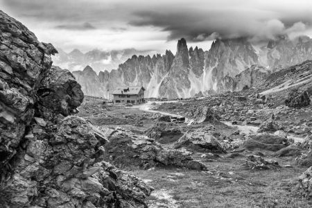 Bild-Nr: 11386241 Herberge in karger Landschaft Erstellt von: Djete