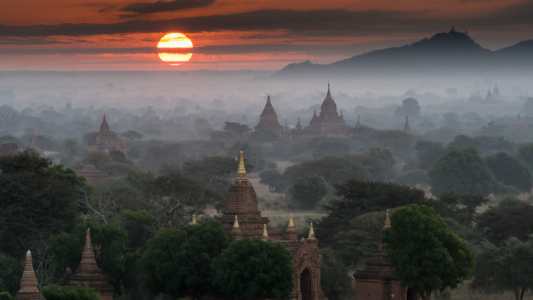 Bild-Nr: 11472907 Red Sun Bagan Erstellt von: Philipp Weindich