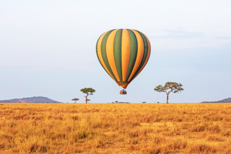 Bild-Nr: 11473533 mit dem Ballon über der Serengeti Erstellt von: Safarifotografie