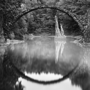 Bild-Nr: 11505815 Kromlau - Rakotzbrücke im Nebel Quadratisch Erstellt von: Jean Claude Castor