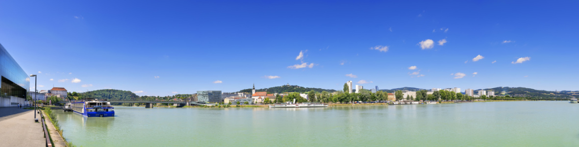 Bild-Nr: 11544238 Panorama Donauufer Linz Erstellt von: Wolfgang Zwanzger