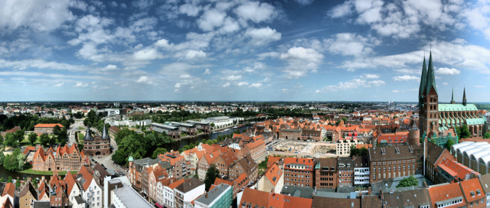 Bild-Nr: 11558304 Lübeck Skyline Erstellt von: Foxx