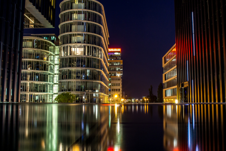 Bild-Nr: 11560008 Spiegelung im Medienhafen Düsseldorf Erstellt von: craebby