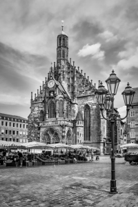 Bild-Nr: 11573768 NÜRNBERG Frauenkirche & Hauptmarkt | Monochrom  Erstellt von: Melanie Viola