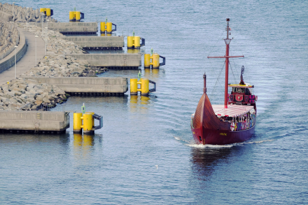 Bild-Nr: 11595100 Das Wikingerschiff  Viking läuft ein Erstellt von: Ostfriese