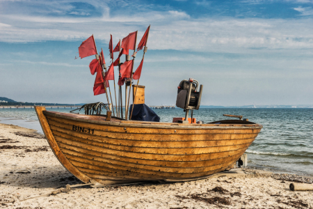 Bild-Nr: 11601740 Ein Fischerboot am Strand der Ostsee Erstellt von: GCK