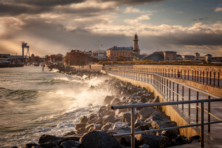 Bild-Nr: 11623785 Stürmisches Warnemünde Erstellt von: FotoDeHRO