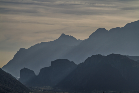 Bild-Nr: 11633117 Gardaseeberge im Gegenlicht Erstellt von: EderHans