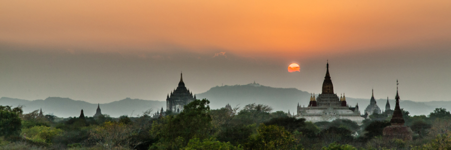 Bild-Nr: 11648052 Sonnenuntergang über Bagan Erstellt von: Sebastian Rost
