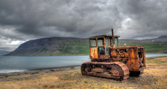 Bild-Nr: 11654380 Verlassene Baumaschine irgendwo in Island Erstellt von: Nikoncharly