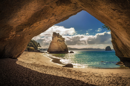 Bild-Nr: 11712778 Die Höhle am Strand Erstellt von: ThroughDifferentEyes