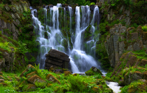 Bild-Nr: 11757982 Wasserfall im Park Erstellt von: Tanja Riedel