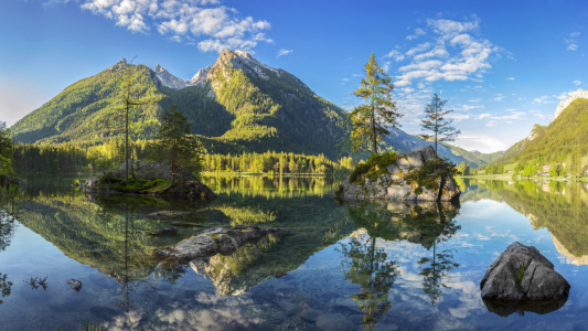 Eibsee mit Blick auf die Zugspitze als Leinwanddruck