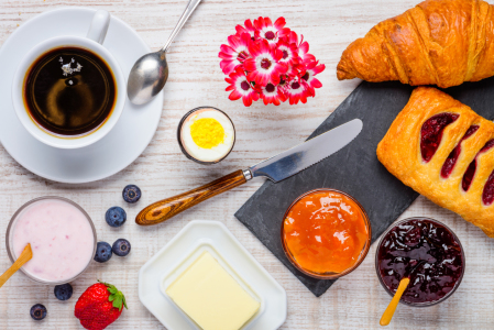 Bild-Nr: 11771722 Frühstück mit Croissant Erstellt von: xfotostudio