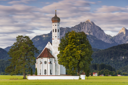 Bild-Nr: 11817639 St. Coloman Kirche in Schwangau am frühen Morgen Erstellt von: Byrado