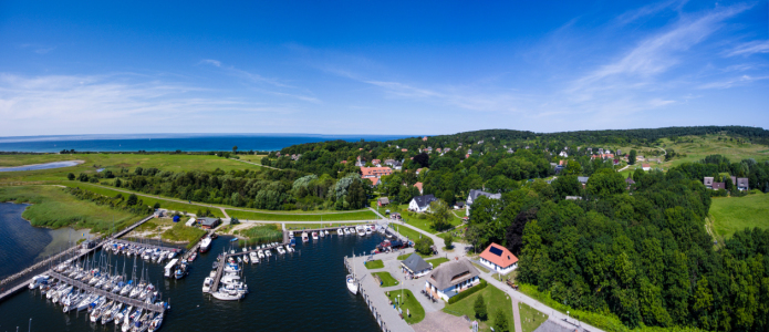 Bild-Nr: 11823639 Hiddensee Kloster Hafen Luftbild Panorama Erstellt von: artefacti