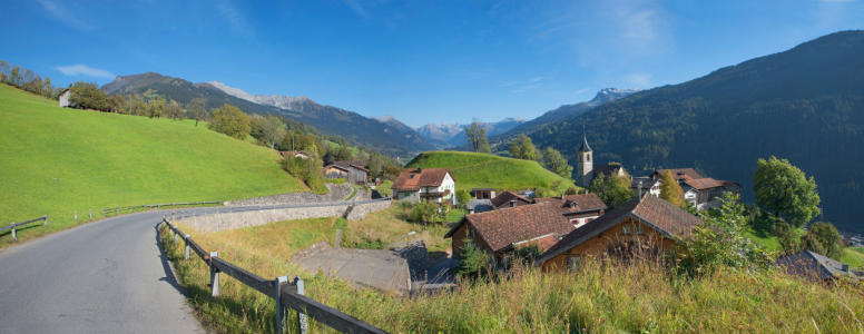 Bild-Nr: 11841483 Alpenstraße und Schweizer Bergdorf Erstellt von: SusaZoom