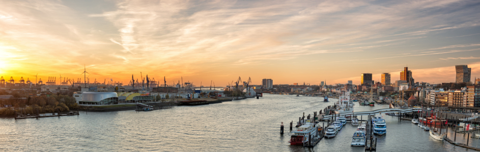 Bild-Nr: 11856580 Große Hafenrundfahrt Hamburg Erstellt von: Nordbilder