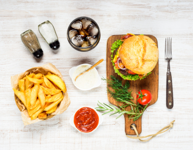 Bild-Nr: 11857875 Burger Fast Food mit Cola Erstellt von: xfotostudio